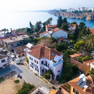 Hotel Hadrianus Pansion