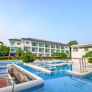 Seoul Hotel Clark Field